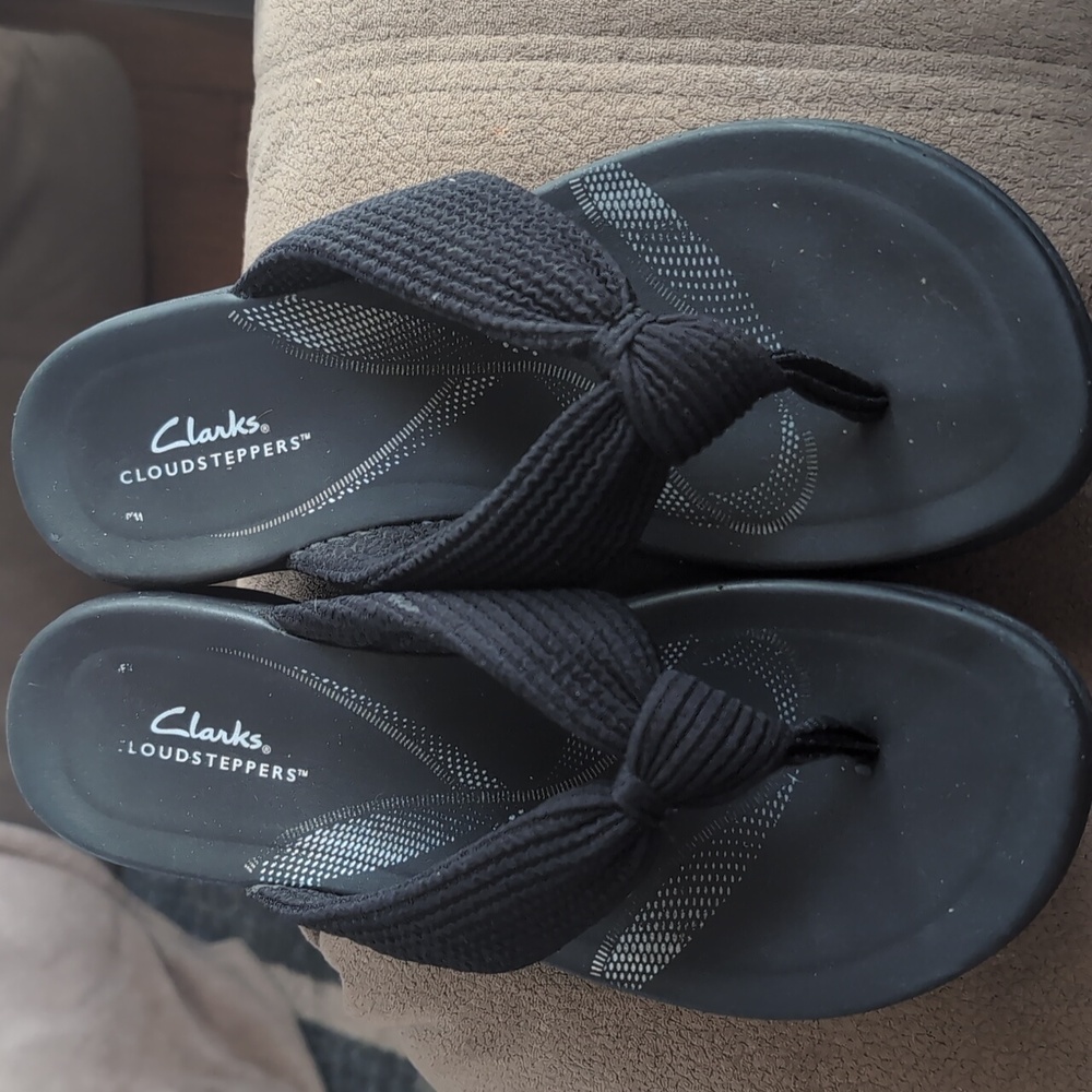 Clarks Cloudsteppers Black Flip Flops